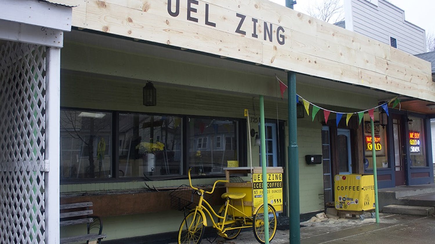 Uel-Zing's new store opened its doors on Saturday. The store is an addition to the traveling bike-stand that sells iced coffee.