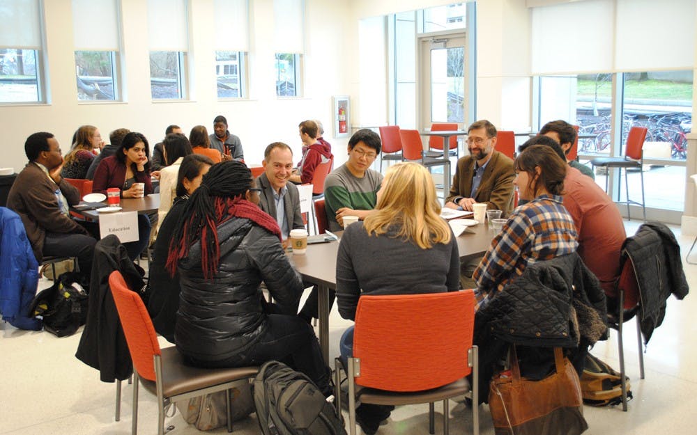 <p>Professor Brad Fulton leads a discussion on community and grassroots organizing with Bloomington residents, students and faculty.</p>