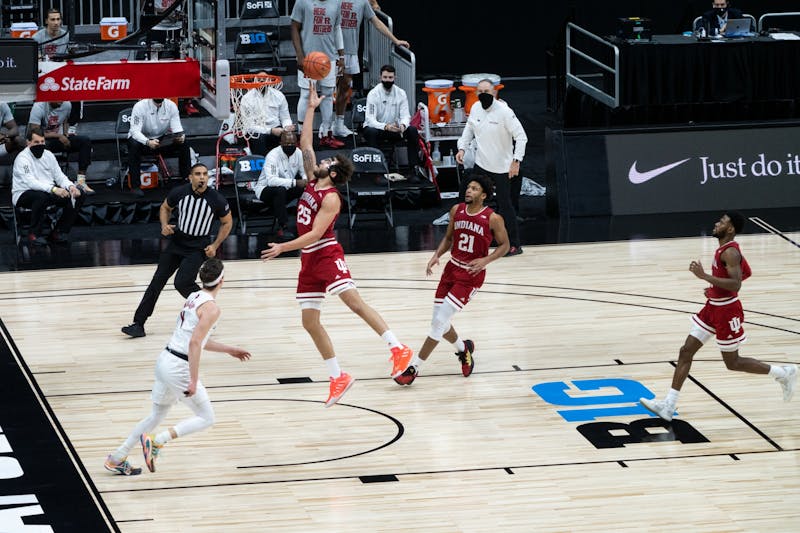 IU men’s basketball falls 6150 in first game of Big Ten Tournament to