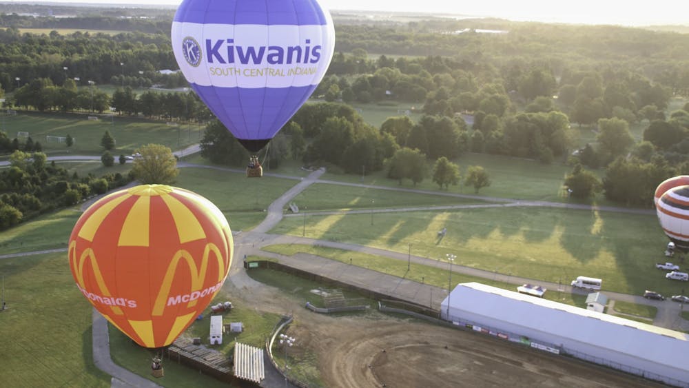 2021年9月10日，热空气气球飞行在AIR .Kiwanis印第安纳气球节开始9月10日和9月12日。