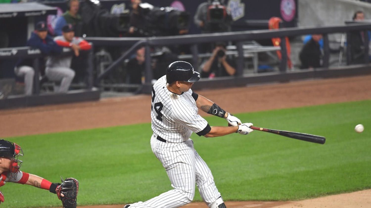 SPORTS BBA-YANKEES-BOSOX-SIGNS ZUM