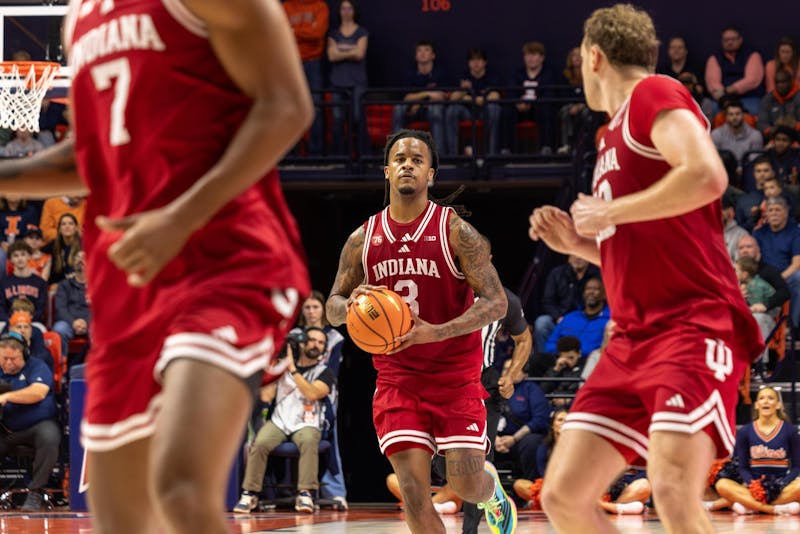 Indiana men’s basketball can’t overcome lack of size, falls to No. 8 Illinois