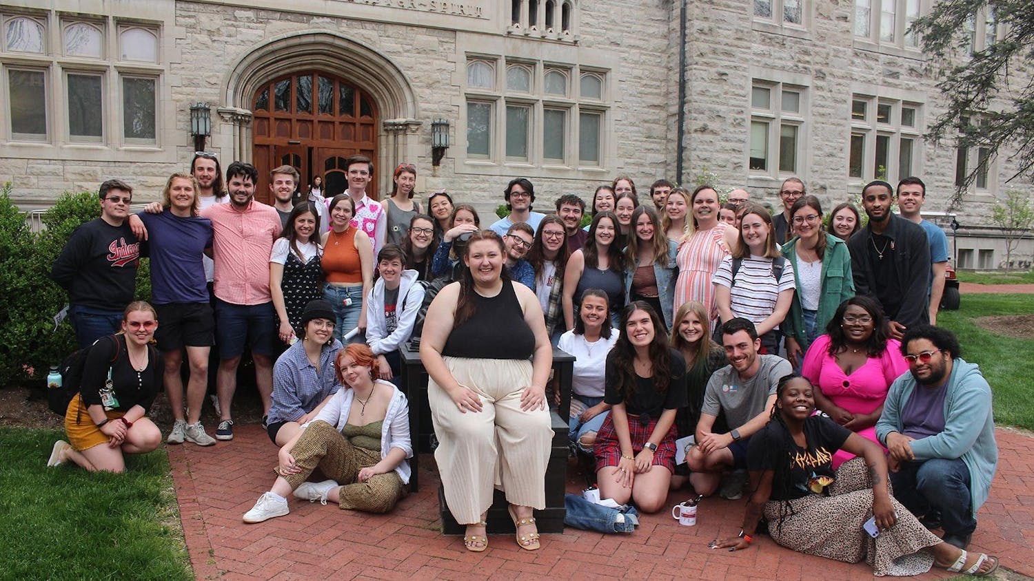 The Spring 2022 IDS staff poses outside of Franklin Hall.