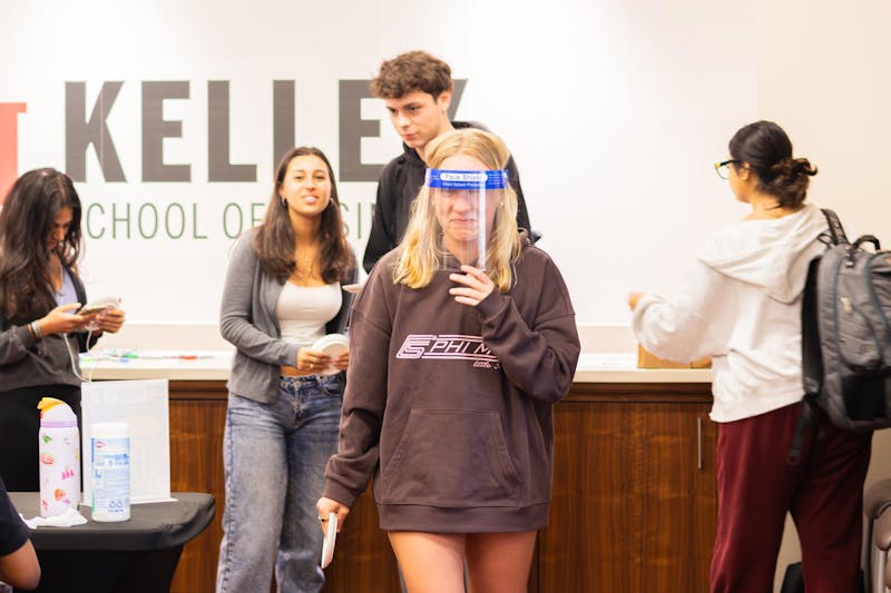 Students smash away stress with broken plates at Kelley ‘Balance Week’