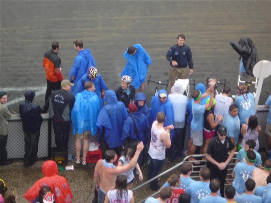2010 men's Little 500 race suspended