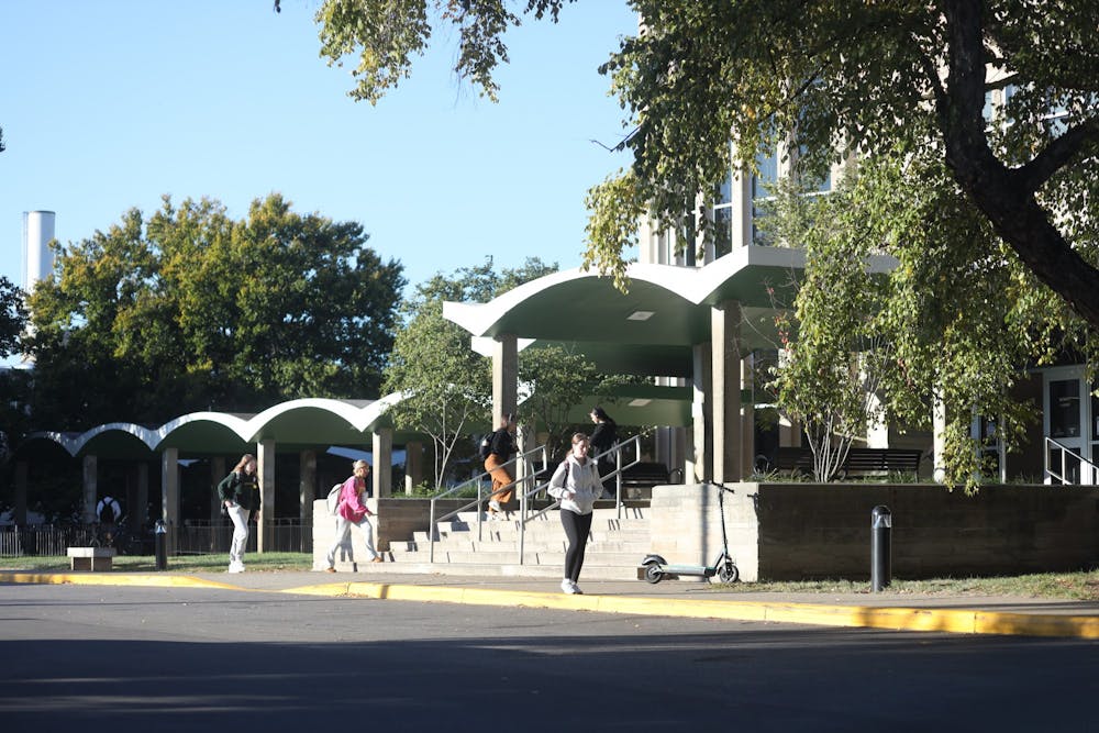<p>Students walk outside of the Walnut Grove Center on Oct. 2, 2022. </p>