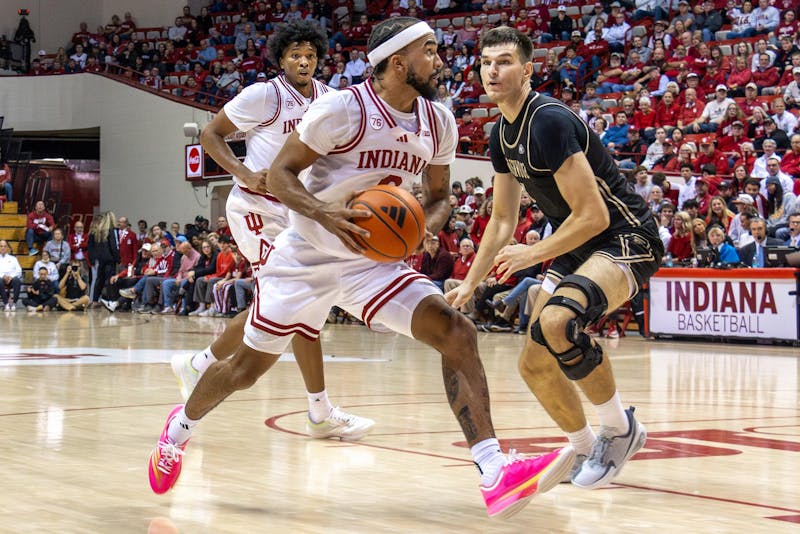 Indiana men’s basketball, Louisville enter Saturday after losses. Both seek response