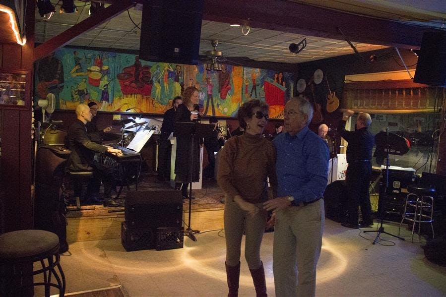 CAROUSELentPlayersPub