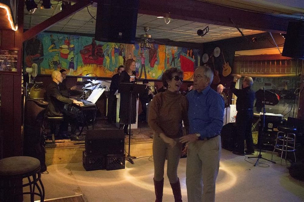 CAROUSELentPlayersPub