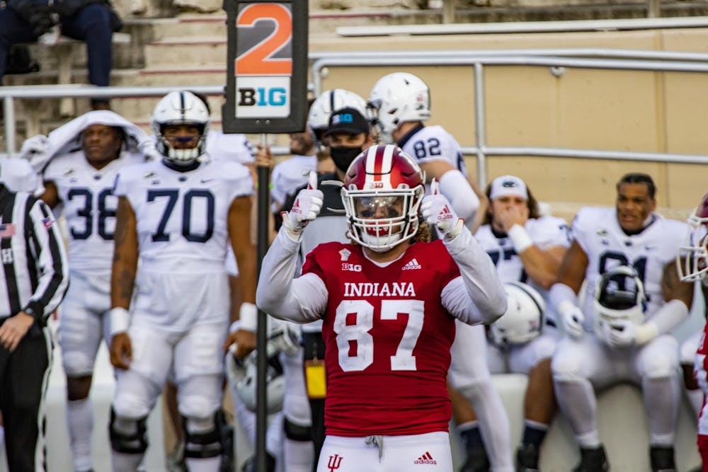 Indiana football's Andre Carter named to Bednarik Award Watch List -  Indiana Daily Student