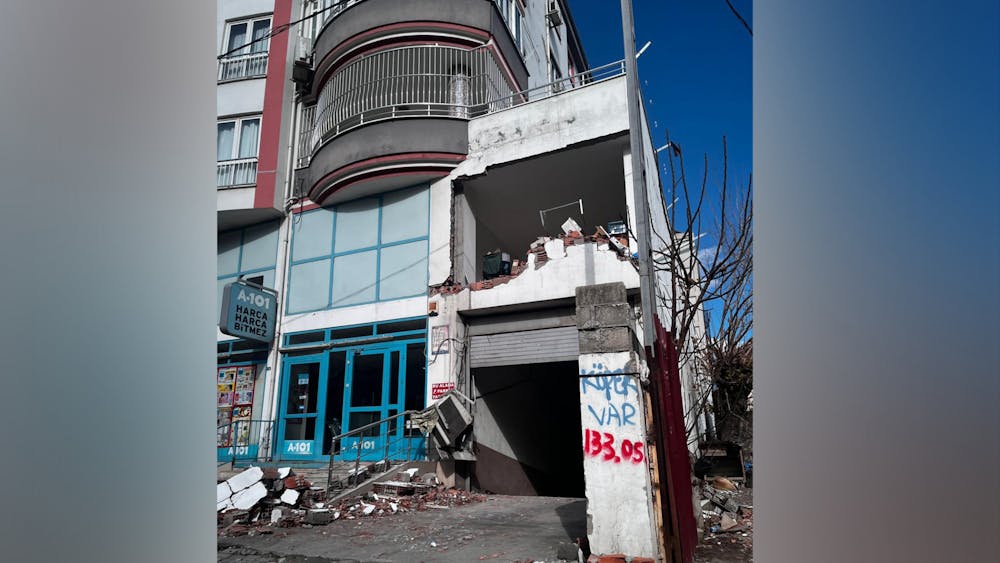 Ezgi Kubra&#x27;s apartment suffere﻿d damage after the earthquake. Now uninhabitable, she and the majority of her family have moved in with her aunt until their home is repaired.