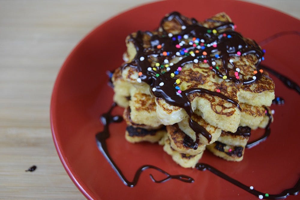 This French Toast recipe can be made simple by leaving the slices of bread whole.