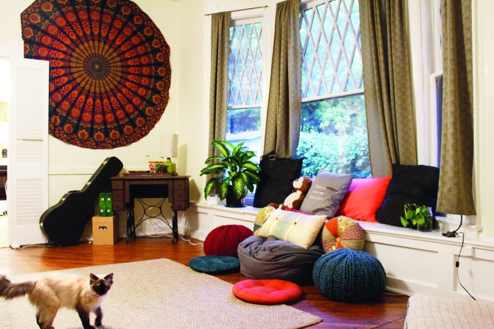 Using decorations like pillows and tapestries can add color to a living or dining room.Senior hannah roman said that plants bring both life and color to a room.