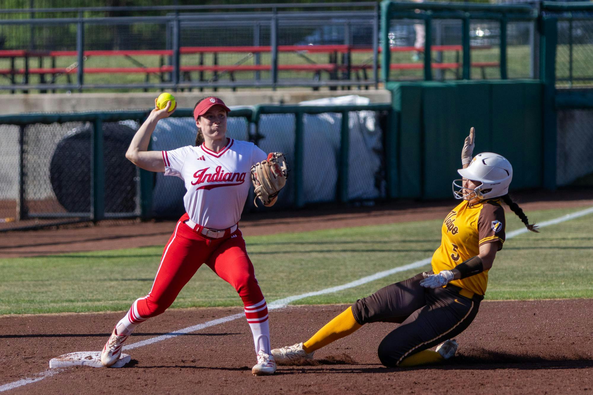 visoftball042326-2.jpg