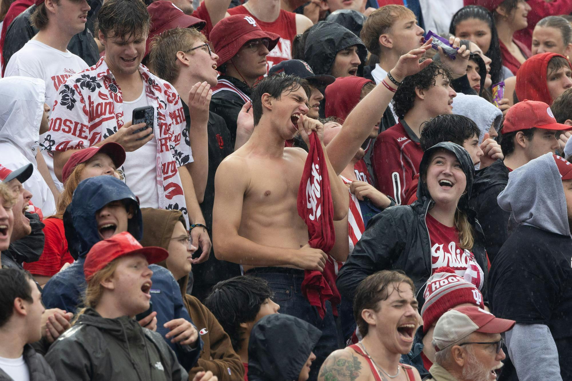 092928-iufans0012.jpg