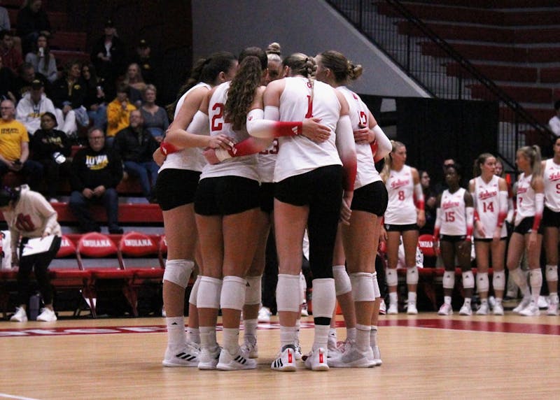 Indiana volleyball completes sweep, defeats Maryland at home
