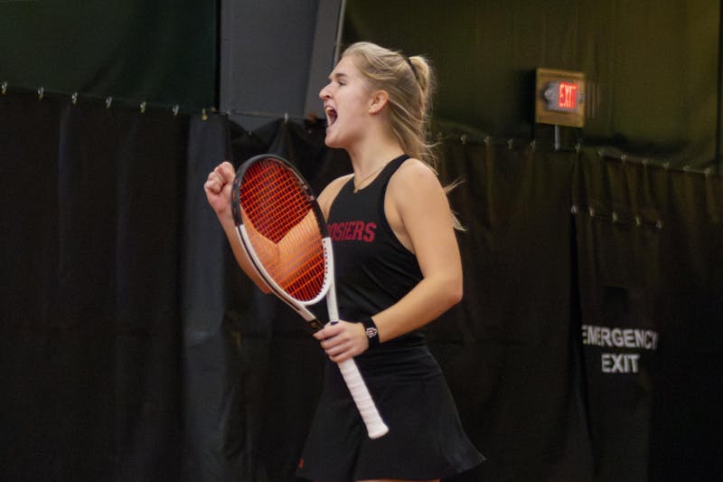 Indiana women’s tennis splits Saturday slate, reaches 10 wins