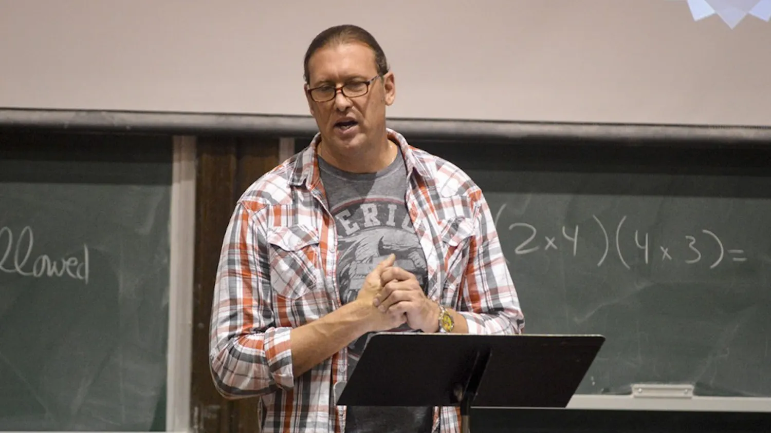 Former IU Basketball center/forward Todd Jadlow speaks about his experience overcoming alcoholism Monday evening in Rawles Hall. Jadlow recently released his book regarding the subject titled “Jadlow: On the Rebound” and states how he used alcohol to drown his own personal problems.