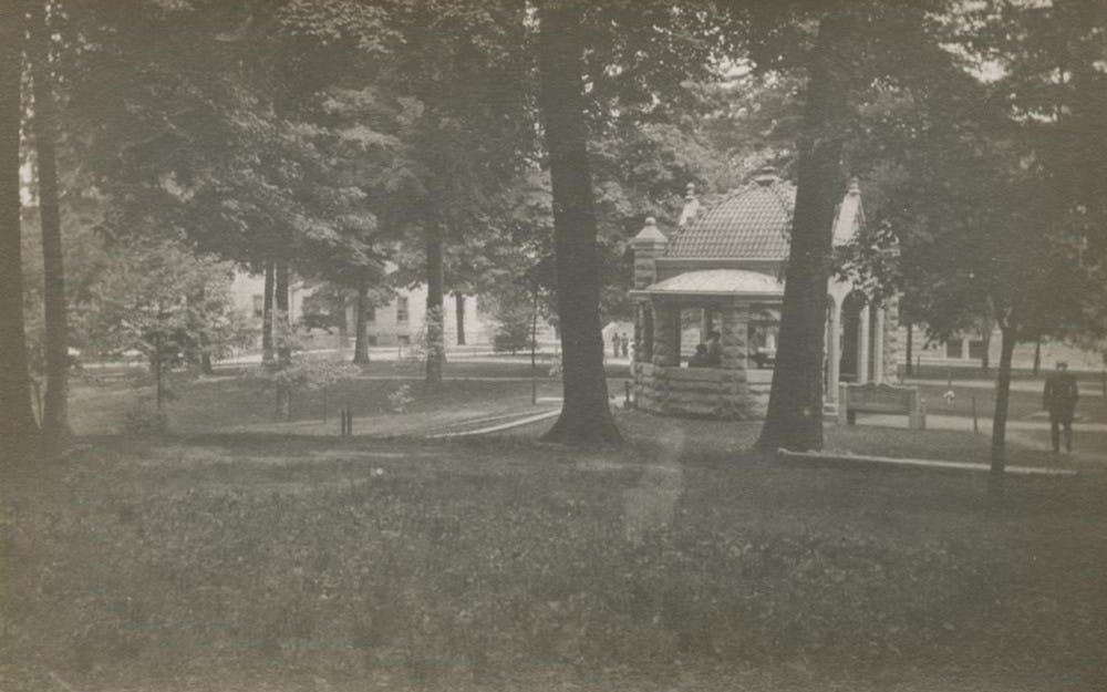 The Rose Well House during the year 1910, just two years after its presentation by Theodore F. Rose in 1908. The shape of the structure was based upon the Beta Theta Pi fraternity's pin because&nbsp;Rose was a brother during his time at IU.&nbsp;