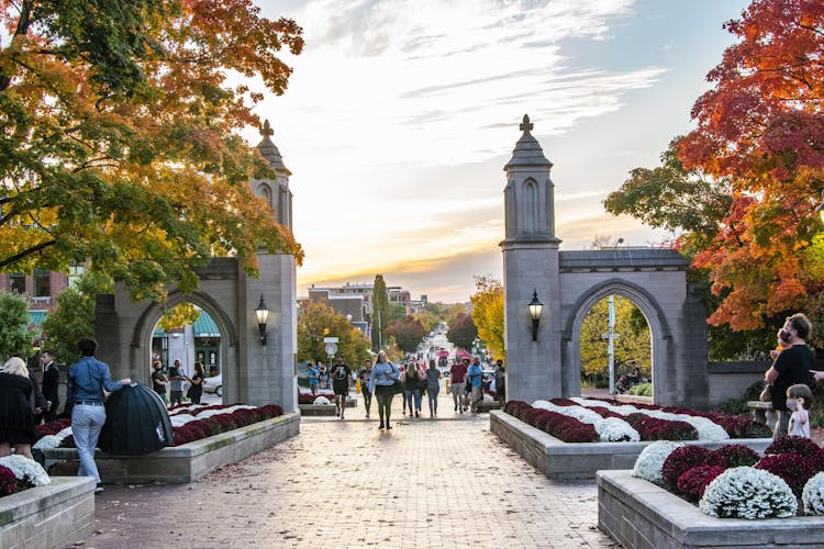 Gallery: Students Enjoy Fall On Iu's Campus - Indiana Daily Student