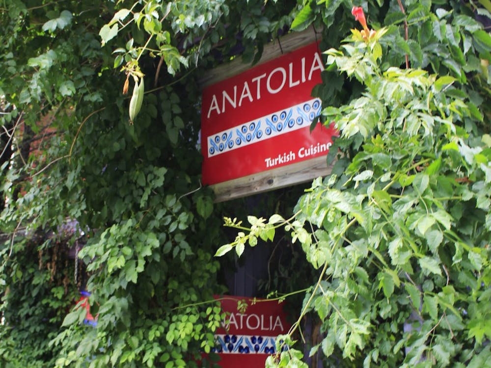 安纳托利亚餐厅是一家位于第四大街的土耳其餐厅。这是布卢明顿众多国际美食之一。