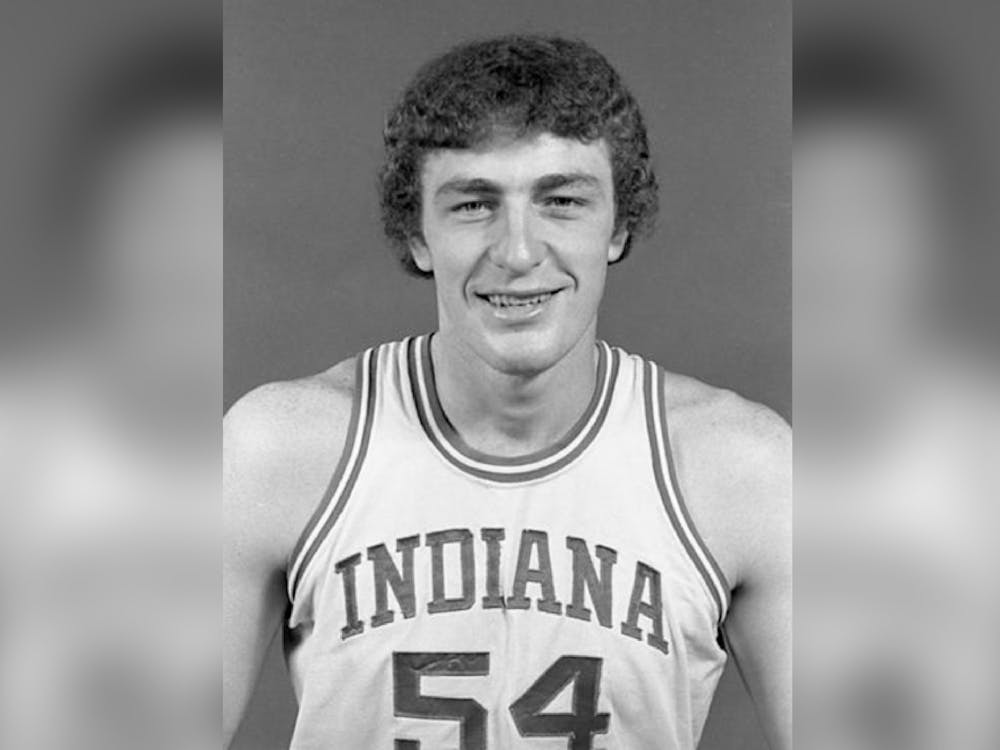 前IU篮球运动员史蒂夫·布奇（Steve Bouchie）的照片摄于1979年。1979-83年间，布希在主教练鲍勃·奈特（Bob Knight）的领导下为胡塞人队效力。