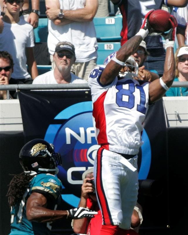 Buffalo Bills wide receiver James Hardy, right, catches the game-winning touchdown over Jacksonville Jaguars cornerback Rashean Mathis during an NFL fooball game on Sunday in Jacksonville, Fla. Buffalo won 20-16. 