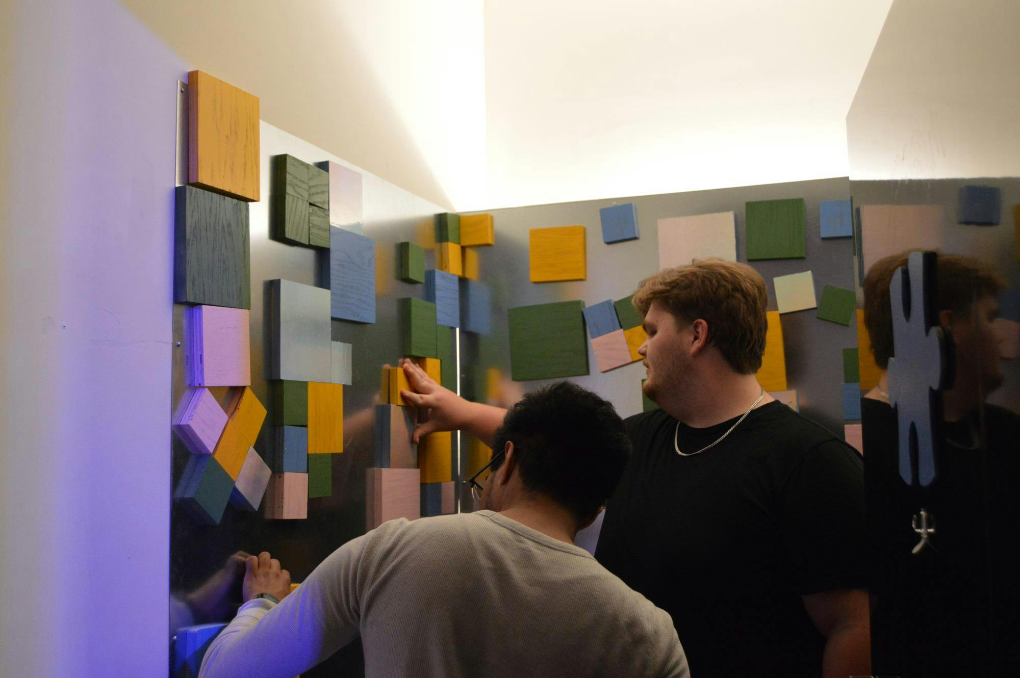 2entchangingrooms040426.jpg