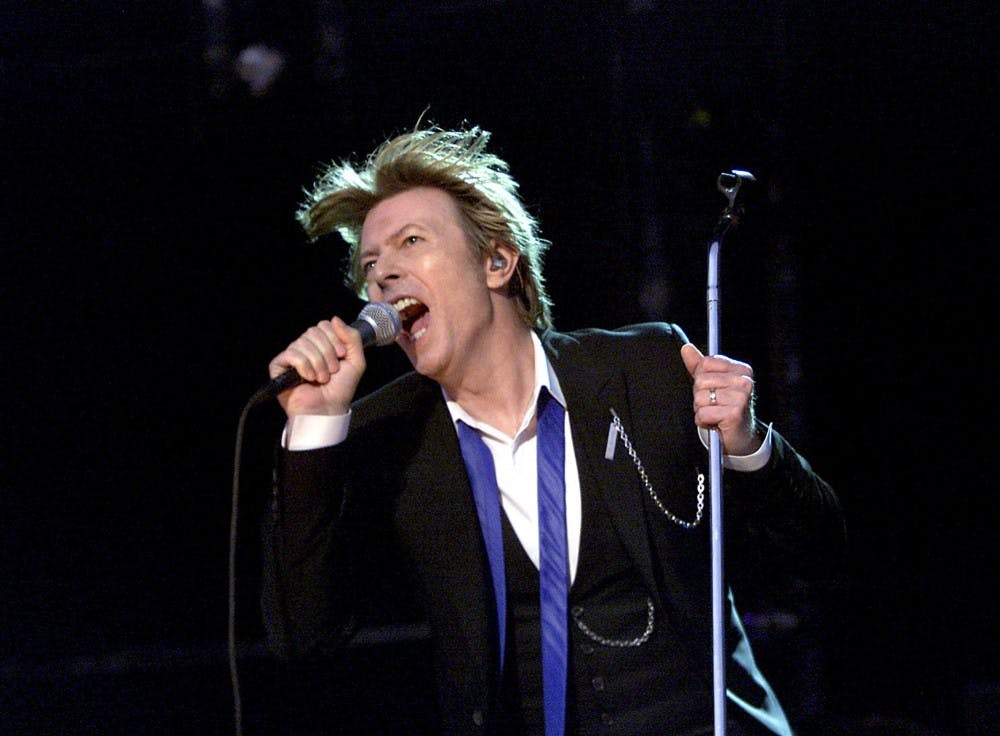 us_news_bowieobit_3_la