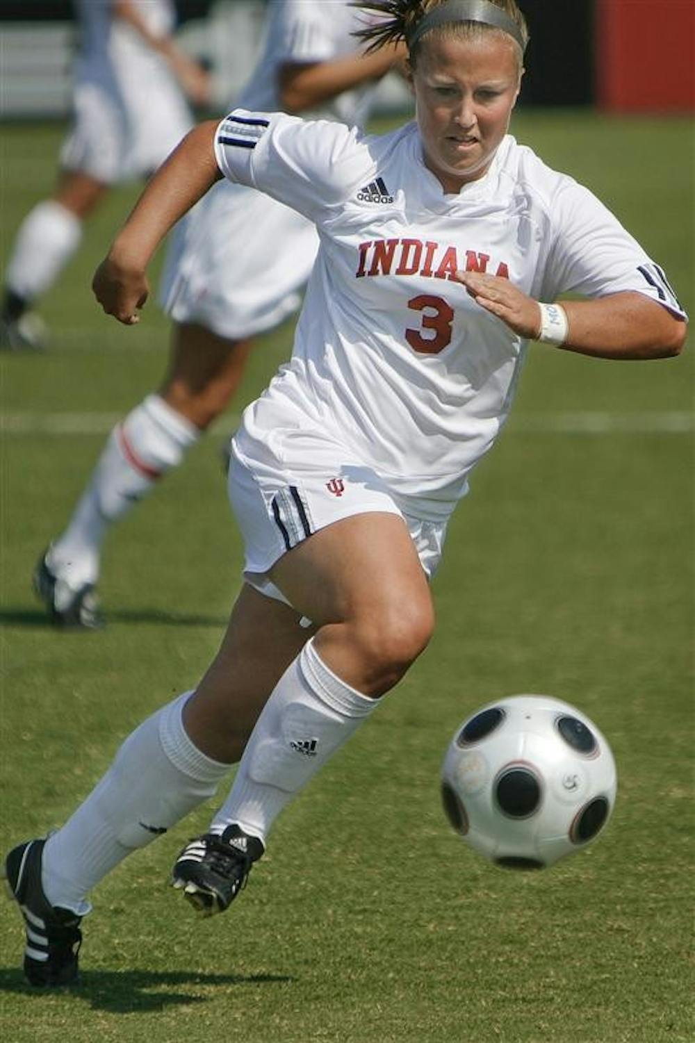 Sophomore midfielder Chloe McKay moves the ball downfield during the Hoosiers 1-0 loss to Ohio State Sunday afternoon at Bill Armstrong Stadium.
