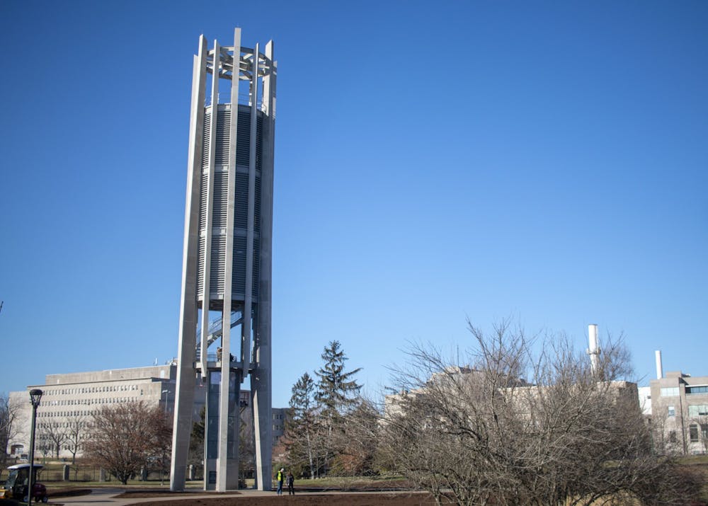 1月16日，亚瑟·r·梅茨200周年纪念大Carillon矗立在印第安纳州植物园。教堂原本位于艾弗曼公寓附近，后来搬到了校园的中心位置。