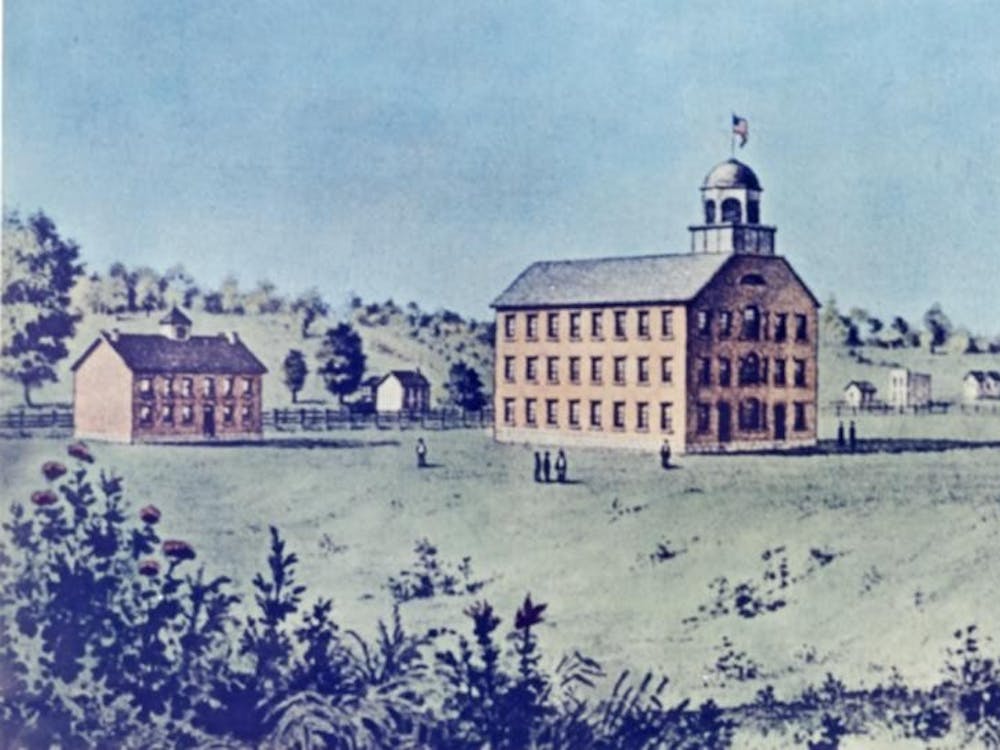 在iu第一个校区的五栋建筑中，有三栋是在1850年左右打印的。神学院大楼就是校园。第一间教学楼，建于1825年。