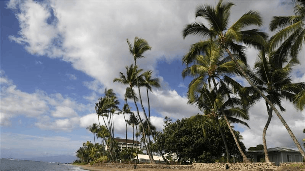 数英里的公共海滩边界拉海纳，夏威夷，EA体育毛伊邀请赛的视线。