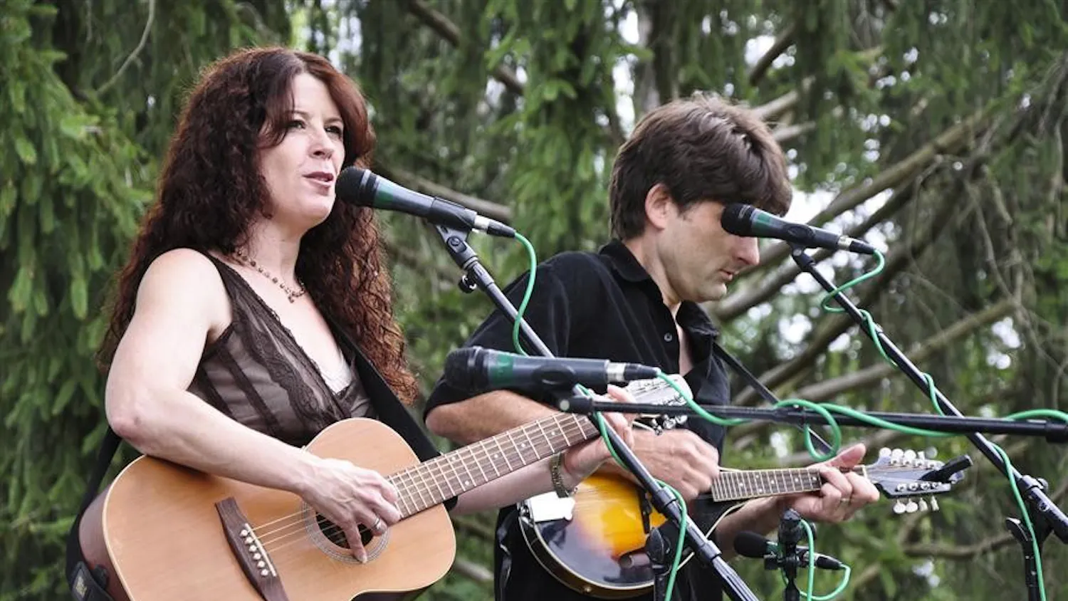 Singer-songwriter Krista Detor performs alongside Dave Weber
