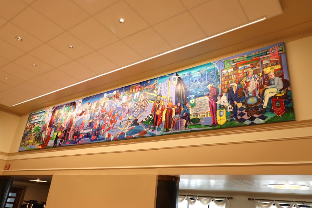 一幅新壁画1月19日悬挂在赖特方庭餐厅。印第安纳大学二百周年办公室委托制作了这幅壁画。