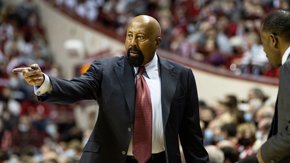 Indiana men’s basketball head coach Mike Woodson points toward the court during a game against Ohio State on Jan. 6, 2022, at Simon Skjodt Assembly Hall. Indiana will face Bethune-Cookman Thursday at 8:30 p.m.