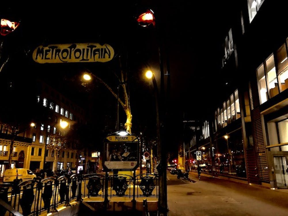 <p>A sign signifying the entrance to the Paris Métro.&nbsp;</p>