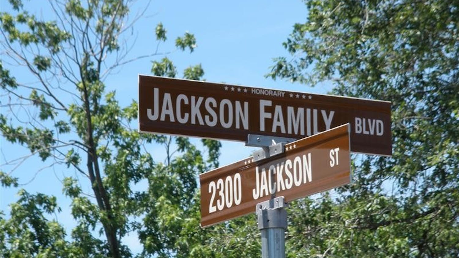 The sign marking the intersection of Jackson St. and 23rd Avenue, which was given the honorary name "Jackson Family Blvd" in July 2008.