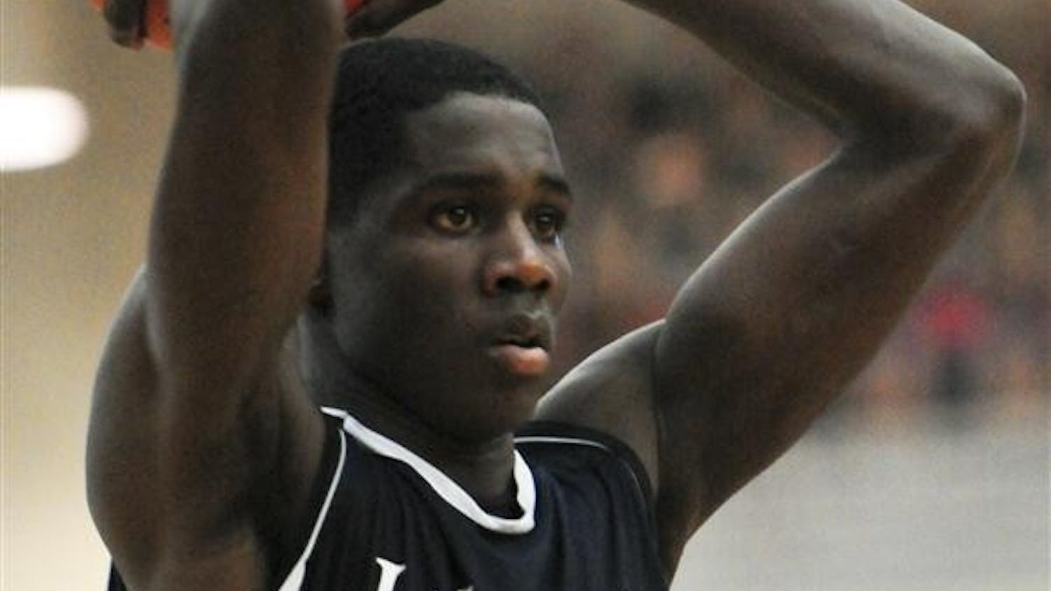 Basketball recruit Hanner Perea