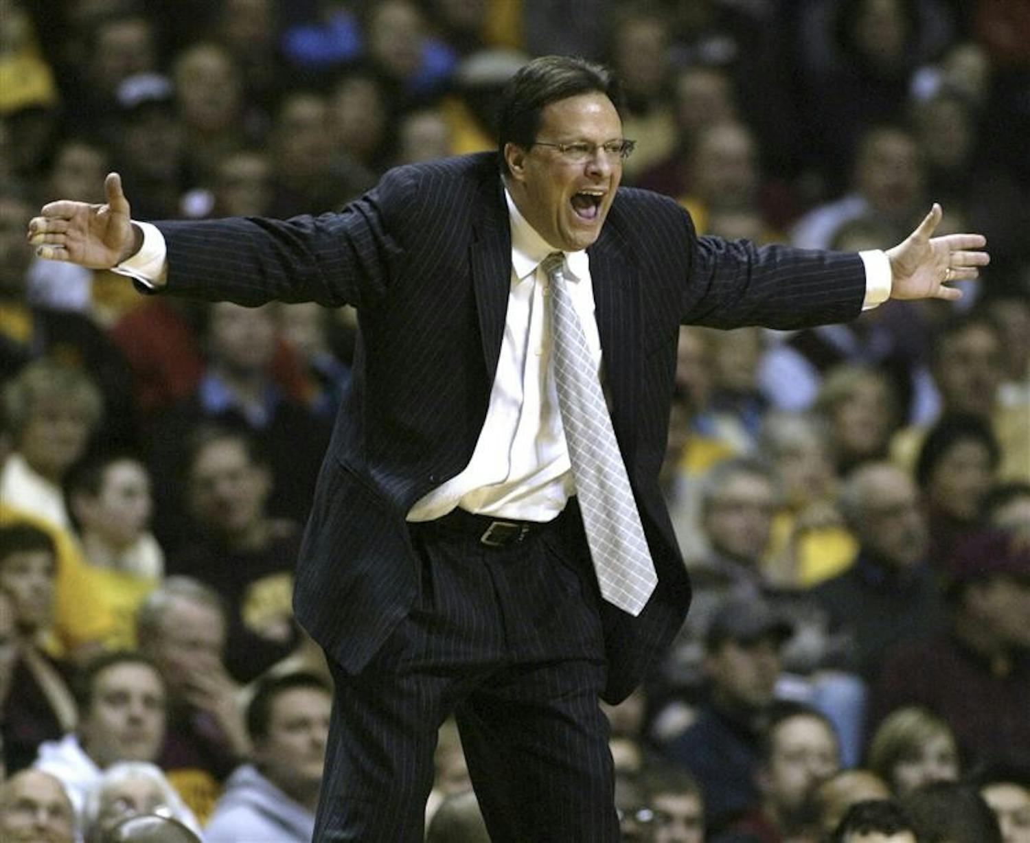 Indiana coach Tom Crean yells to his team during the first half of an NCAA college basketball game against Minnesota in Minneapolis, Tuesday, Feb. 10, 2009. Minnesota won 62-54. 