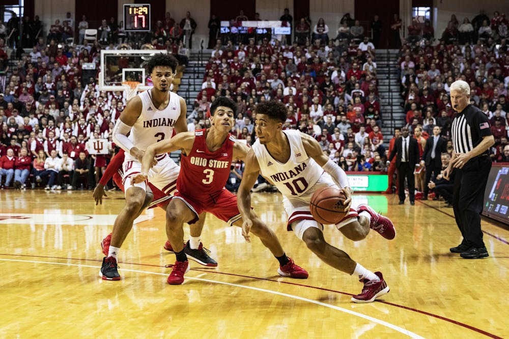 <p>Sophomore guard Rob Phinisee drives the ball in the second half against Ohio State on Jan. 11 in Simon Skjodt Assembly Hall. IU men’s basketball will travel to Ohio State on Saturday.</p>
