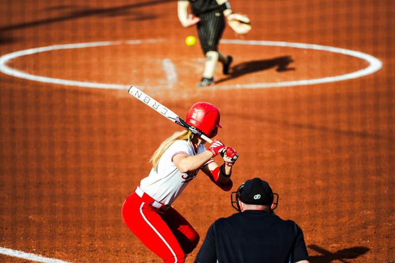Indiana softball wins series over Iowa despite inconsistent offense