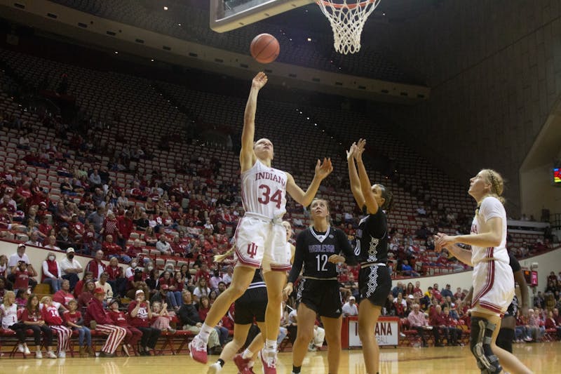 No. 12 Indiana women’s basketball prepares for early season test at No. 11 Tennessee