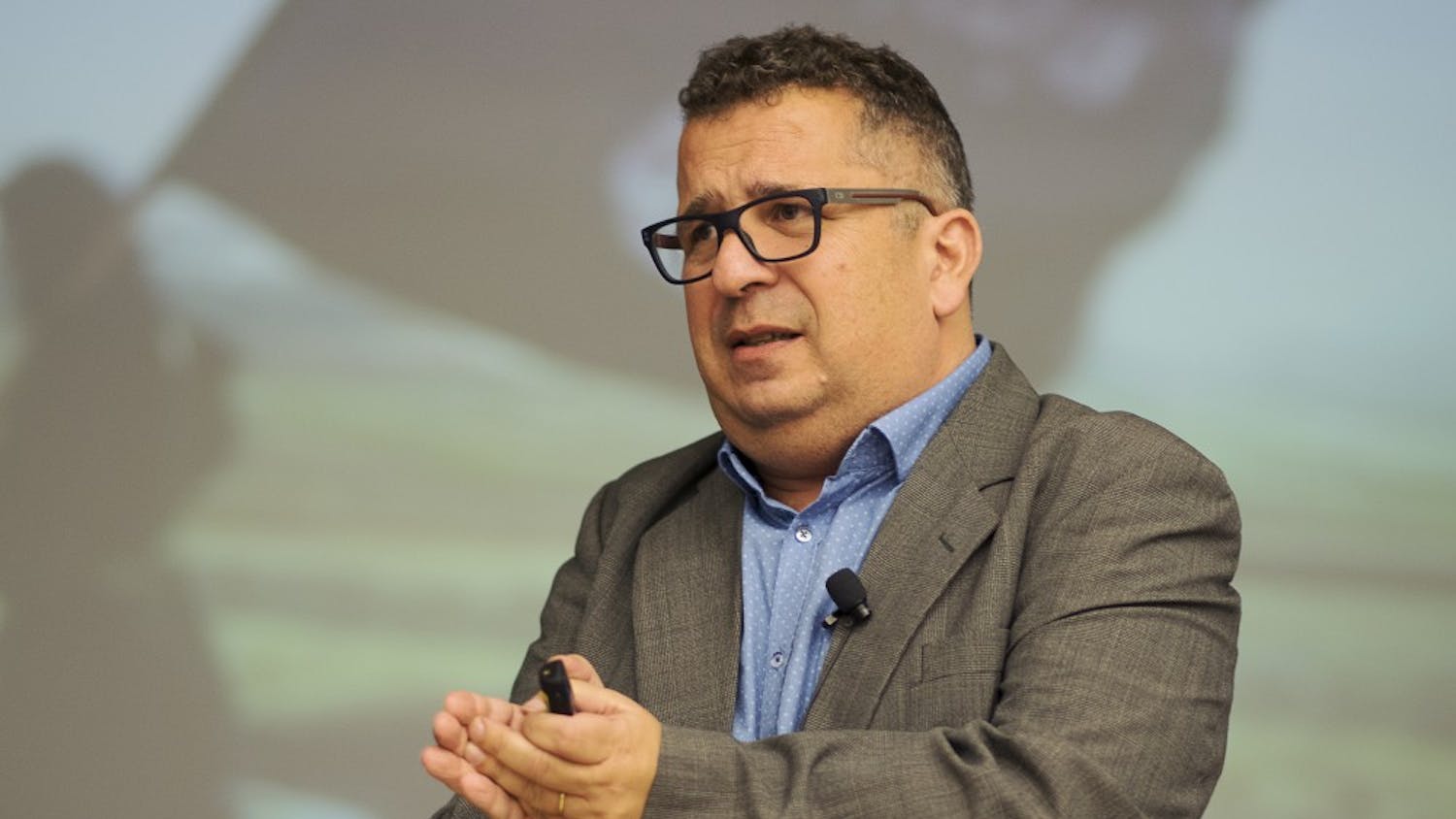 Neil Lazarus, a Jewish educator, gives a presentation on Israel's existence and future in the Middle East on Monday. Lazarus spoke on the Israeli-Palestinian conflict and how the political dynamics of the region influence it.