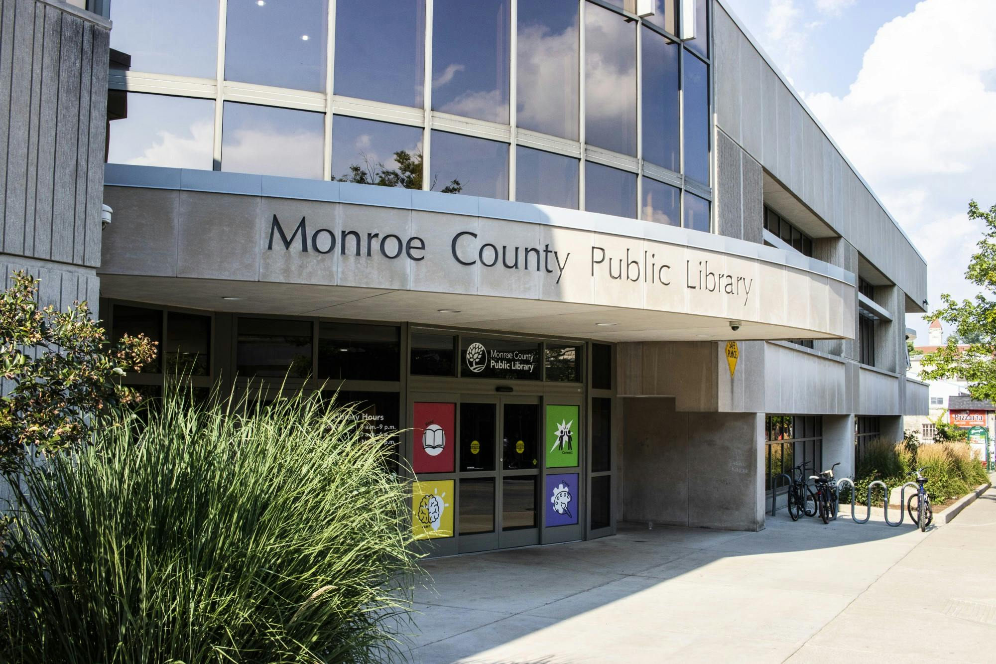 monroe township library hours