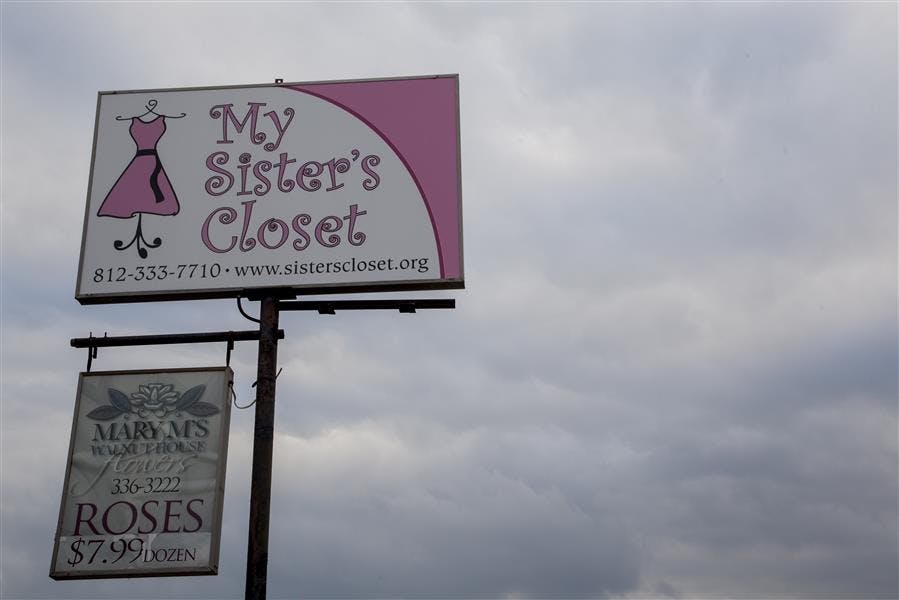 CAROUSELcaSistersCloset