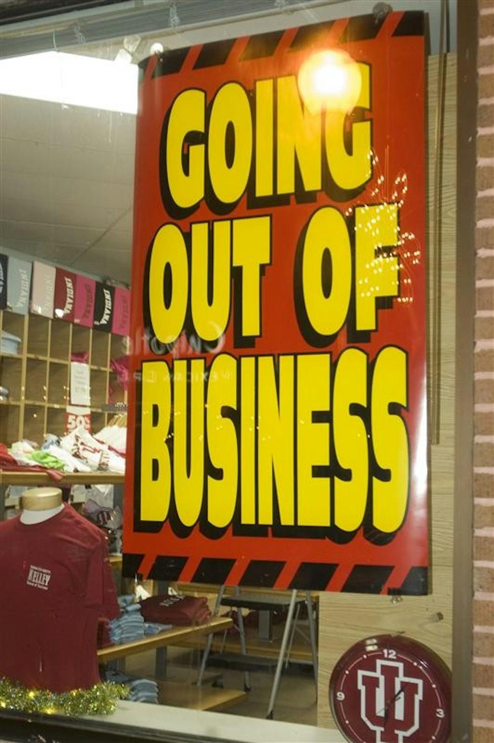 Steve & Barry's, 421 E. Kirkwood Ave., displays a going out of business sign on Monday at the store in anticipation of its closing. The company recently announced it would close its 173 remaining stores after filing for bankruptcy in July.