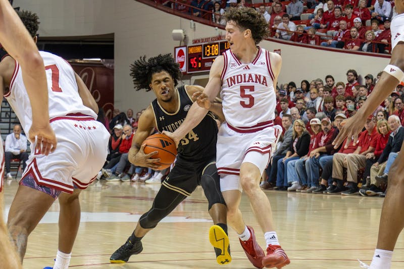 ‘That’s just Conor’: Indiana basketball’s Enright limits top scorer in win vs. Kansas State