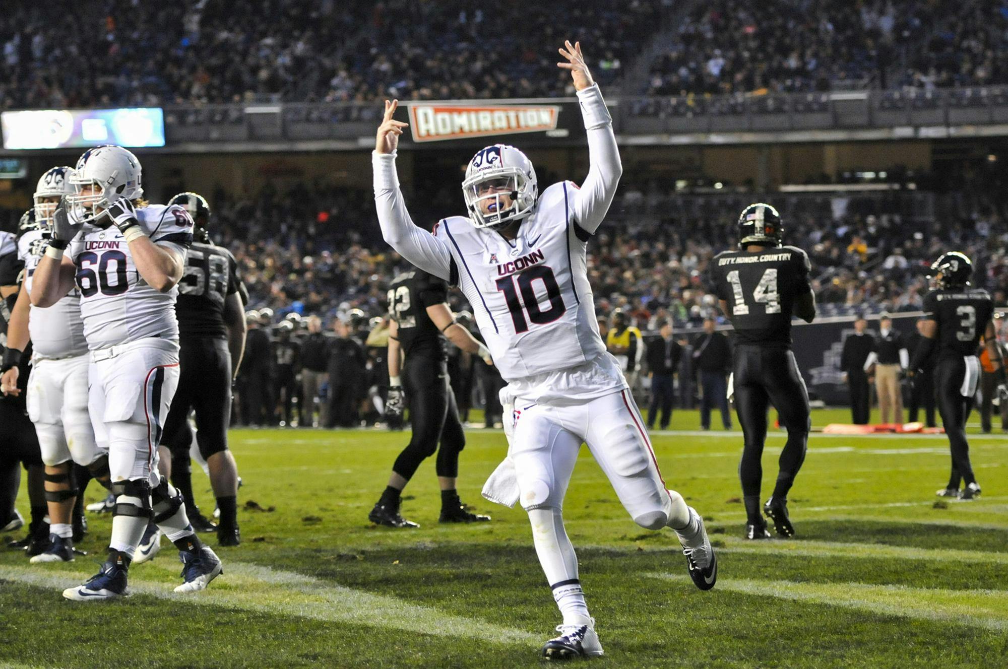 SPORTS FBC-UCONN-ARMY 4 HC