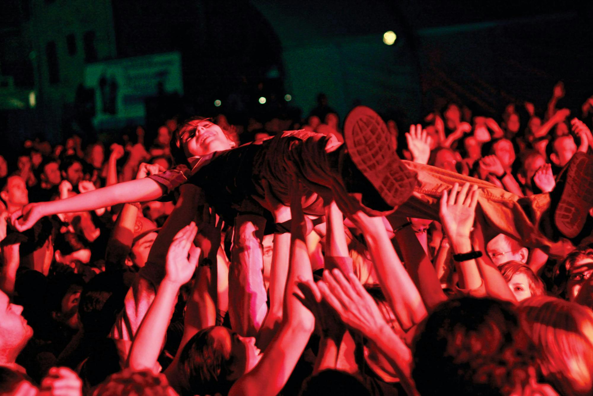 2007 Crowd Surf.jpg